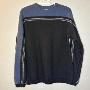 Arizona Jean Company Crewneck Sweater in Black and Blue